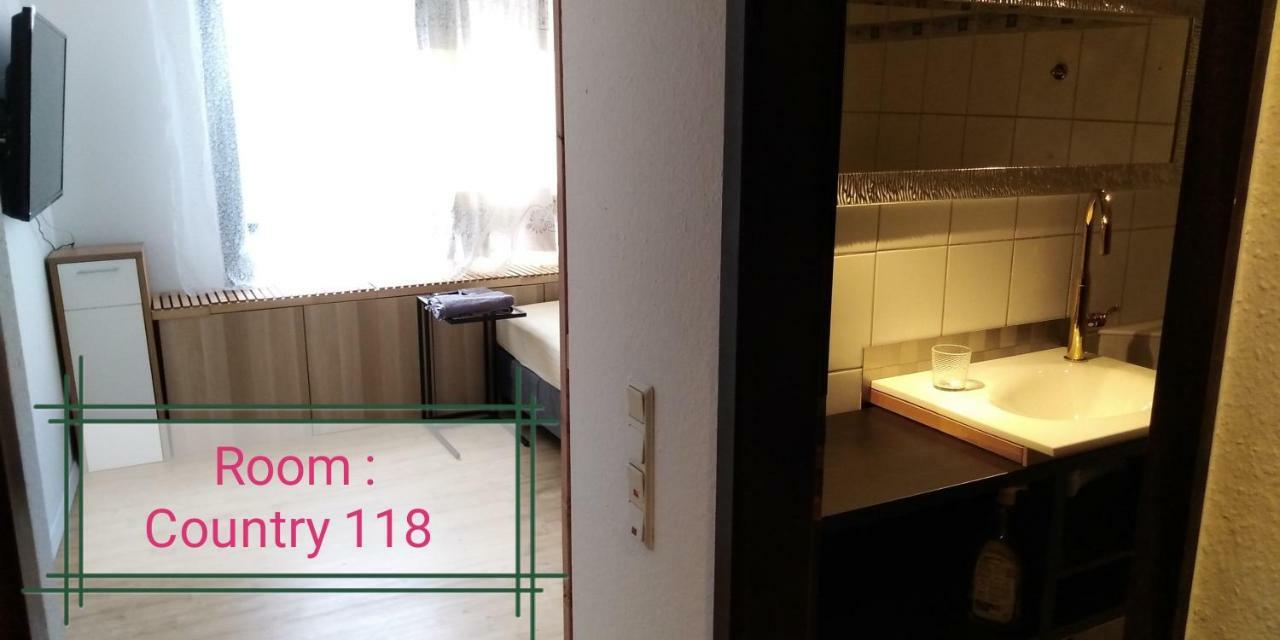 Sroom 118 And 119 In Center Ρόιτλινγκεν Εξωτερικό φωτογραφία