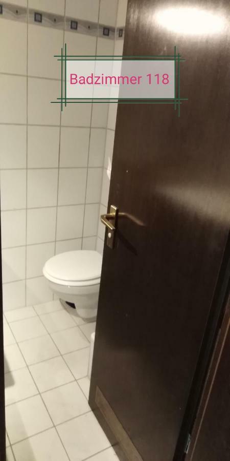 Sroom 118 And 119 In Center Ρόιτλινγκεν Εξωτερικό φωτογραφία